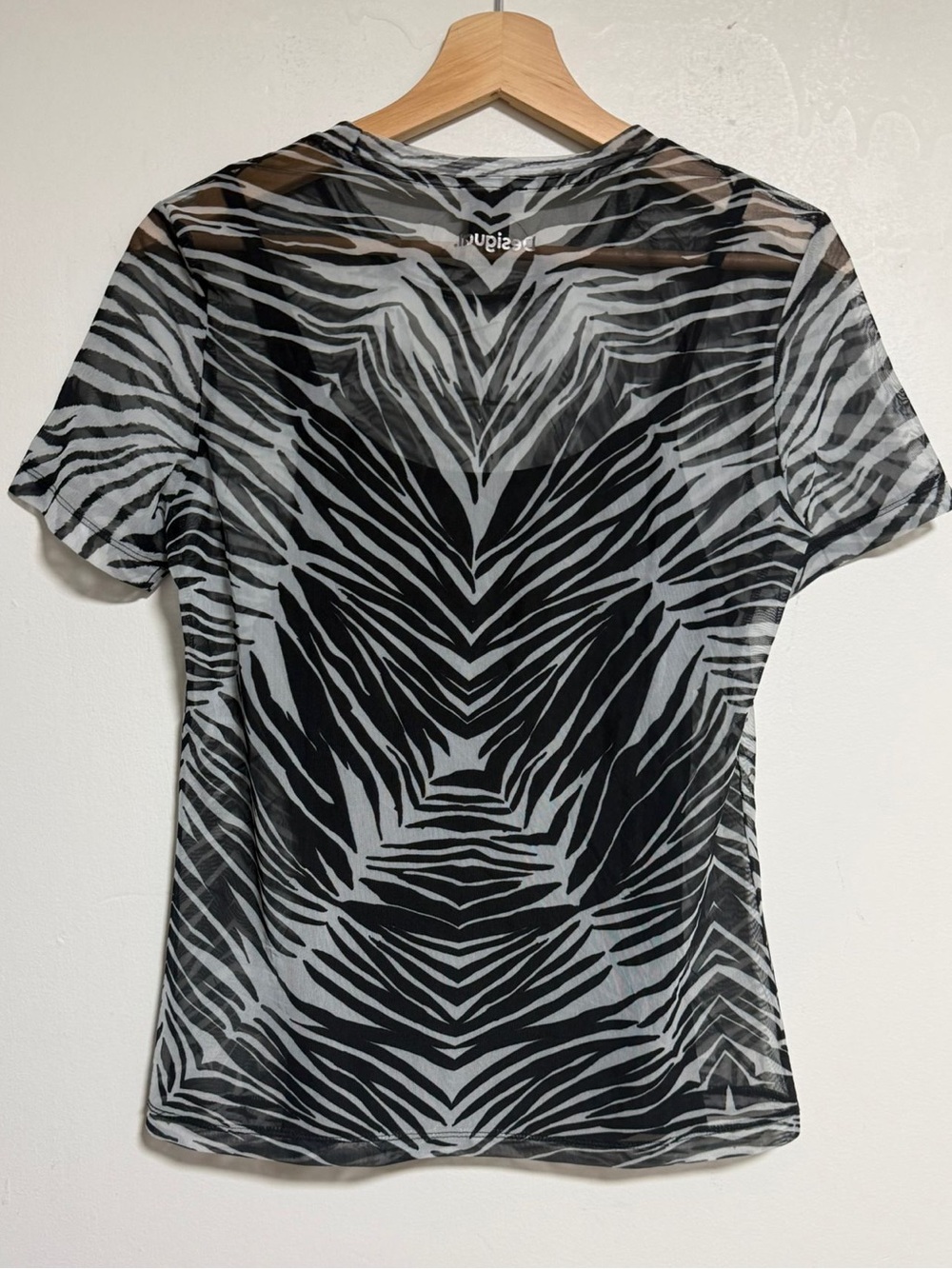Desigual Zebra Print Mesh Top w/ Black Slip Cami Size M - Picture 6 of 11